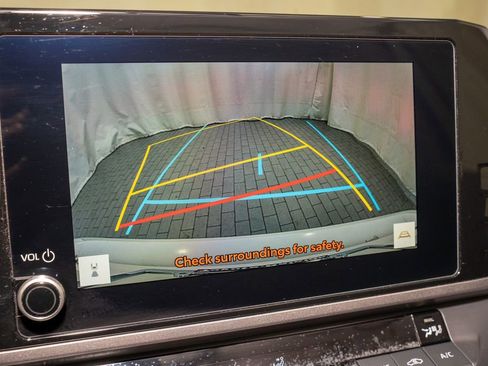 Used 2025 Toyota Camry LE image 12