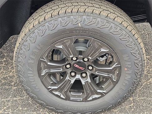 New 2024 GMC Canyon Elevation w/ Elevation Premium Package image 8