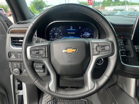 Used 2024 Chevrolet Suburban Premier AWD/4WD image 24