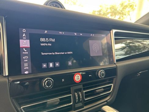 Used 2022 Porsche Macan image 7