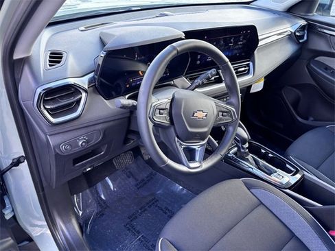 Used 2026 Chevrolet TrailBlazer LT w/ Convenience Package image 9