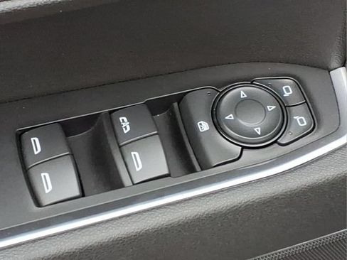 Used 2025 Chevrolet Silverado 1500 LT AWD/4WD image 16