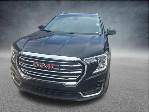 Used 2024 GMC Terrain SLT FWD image 2