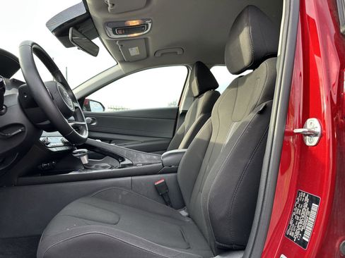 Used 2023 Hyundai Elantra SEL w/ Convenience Package image 11