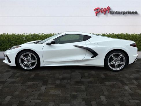 Used 2022 Chevrolet Corvette Stingray Coupe w/ 1LT image 3