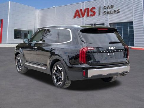 Used 2025 Kia Telluride S FWD image 9