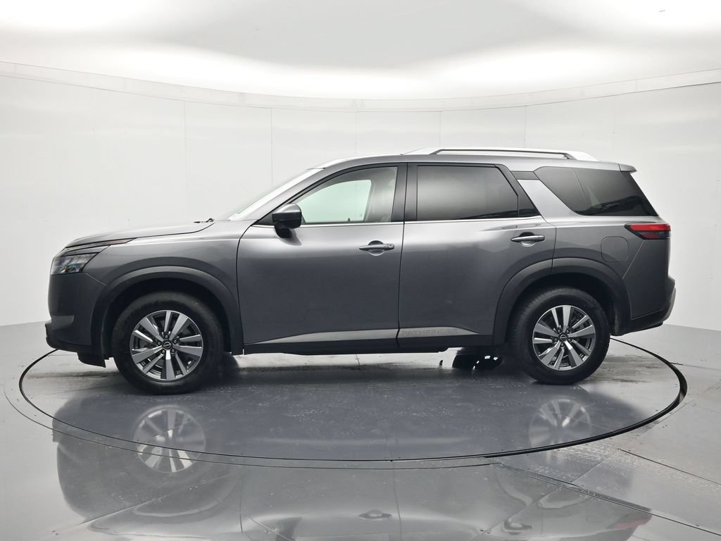 Used 2025 Nissan Pathfinder SL AWD/4WD image 8