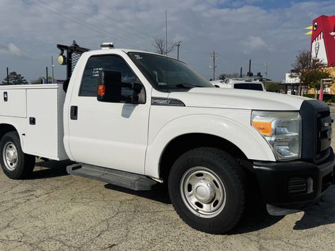 Used 2016 Ford F250 XL w/ Power Equipment Group image 2