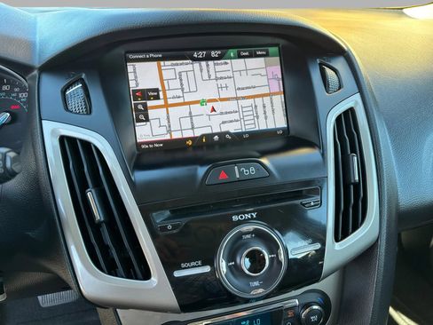 Used 2012 Ford Focus SEL FWD image 25