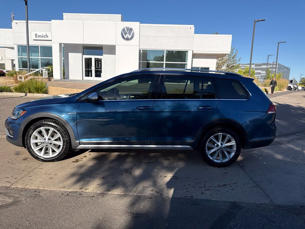 Used 2018 Volkswagen Golf Alltrack AWD/4WD image 2