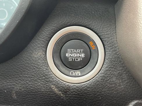 Used 2020 RAM 1500 Laramie AWD/4WD image 43
