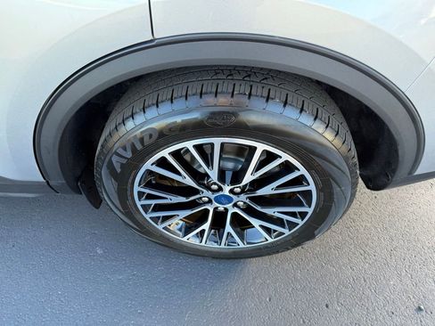 Certified 2021 Ford Escape SEL image 18