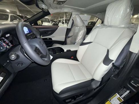 New 2025 Lexus ES 350 350 image 2