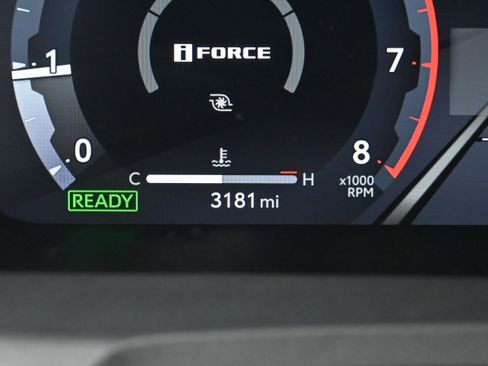 Used 2025 Toyota Tacoma Trailhunter Hybrid image 26