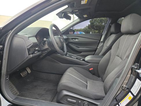 Used 2024 Honda Accord Sport image 9