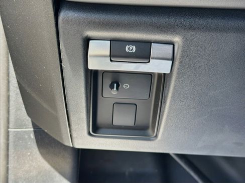 Used 2025 Land Rover Defender 130 X AWD/4WD image 37