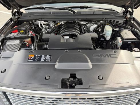 Used 2016 GMC Yukon Denali w/ Open Road Package AWD/4WD image 28