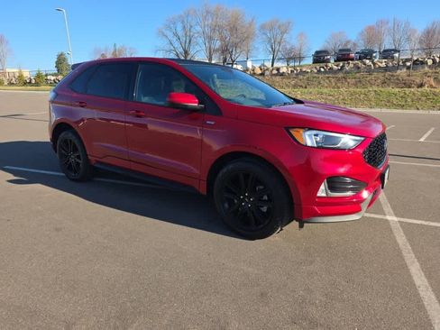 Used 2024 Ford Edge ST-Line w/ Class II Trailer Tow Package image 2