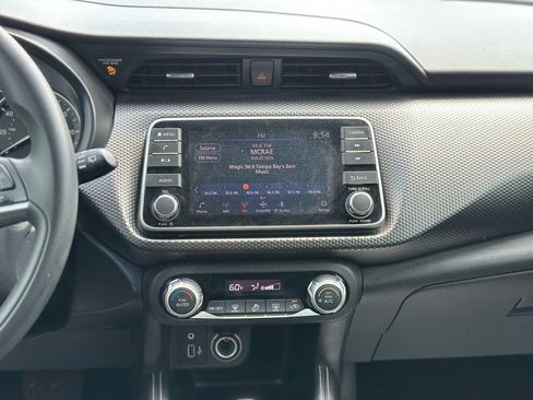 Used 2019 Nissan Kicks SV image 17