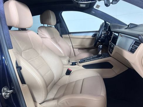 Certified 2020 Porsche Macan Turbo AWD/4WD image 19