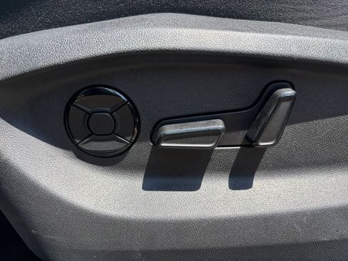 Used 2026 Volkswagen Tiguan SE AWD/4WD image 18