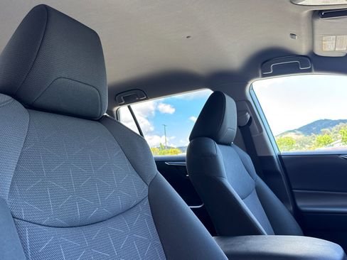 Used 2025 Toyota RAV4 XLE image 25