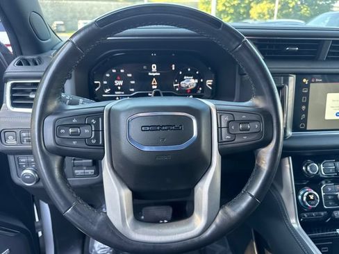 Used 2024 GMC Yukon Denali w/ Advanced Technology Package AWD/4WD image 20