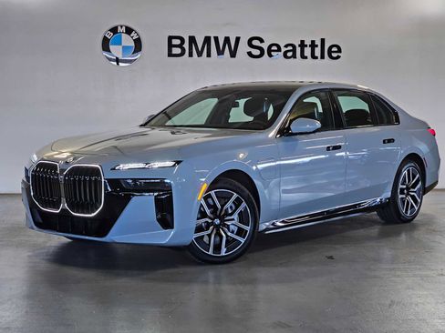 Used 2025 BMW 750e xDrive w/ Executive Package AWD/4WD image 1