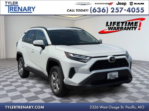 Used 2025 Toyota RAV4 XLE image 1