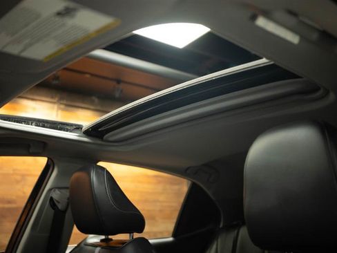 Used 2020 Toyota Camry SE w/ Carpet Mat Package FWD image 29