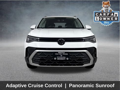 Used 2025 Volkswagen Taos SE image 2