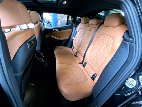 Used 2024 BMW X6 xDrive40i w/ Premium Package image 19