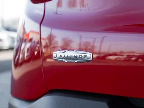 Used 2016 Jeep Renegade Latitude w/ Safety & Security Group image 27