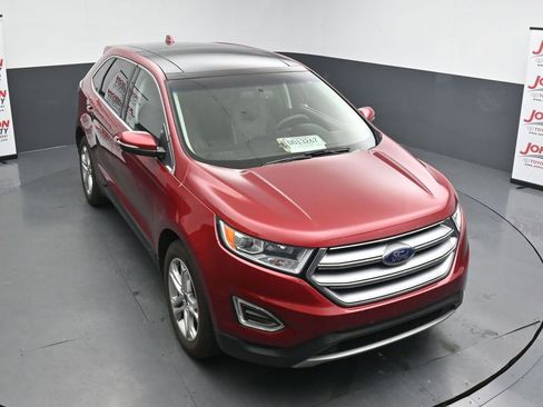 Used 2018 Ford Edge Titanium w/ Equipment Group 301A AWD/4WD image 10