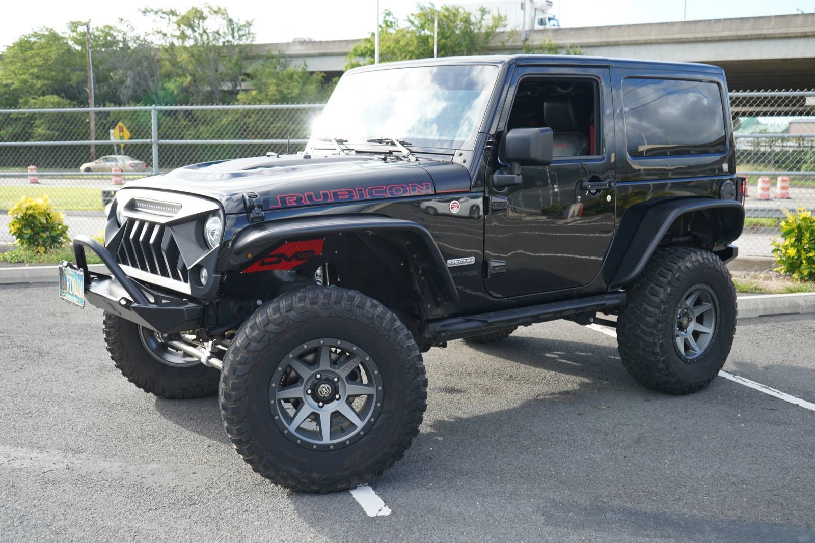 Used 2018 Jeep Wrangler Rubicon AWD/4WD image 3