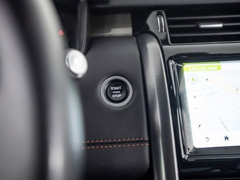 Used 2020 Land Rover Discovery HSE image 28