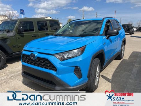 Used 2020 Toyota RAV4 LE w/ Carpet Mat Package image 1