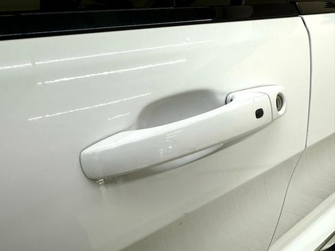 Used 2019 Jeep Grand Cherokee Altitude image 11