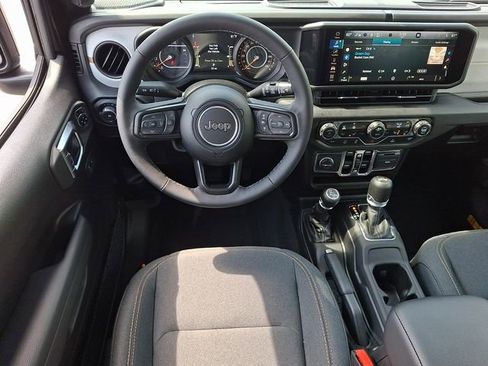 Used 2025 Jeep Wrangler Unlimited Sport AWD/4WD image 11