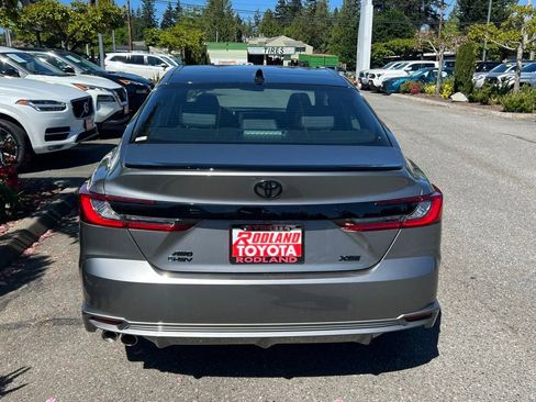 Used 2026 Toyota Camry XLE AWD/4WD image 8