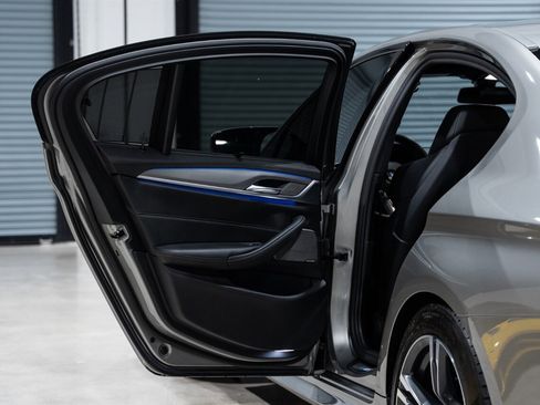 Used 2019 BMW M5 w/ Executive Package image 28