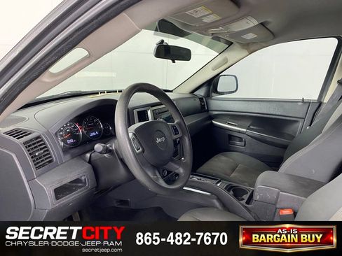 Used 2008 Jeep Grand Cherokee Laredo RWD image 11