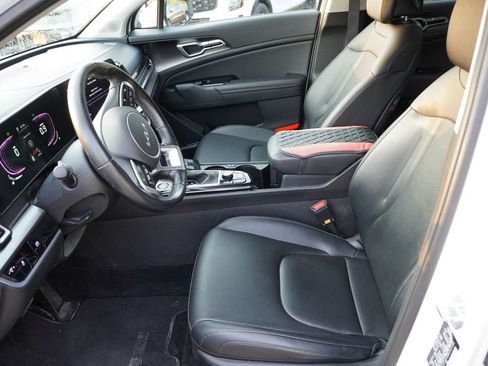 Used 2024 Kia Sportage EX AWD/4WD image 4