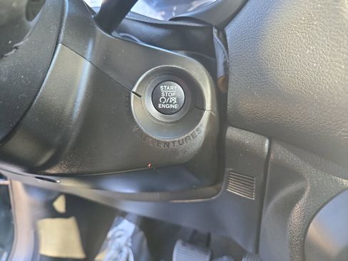 Used 2018 Jeep Renegade Latitude image 20