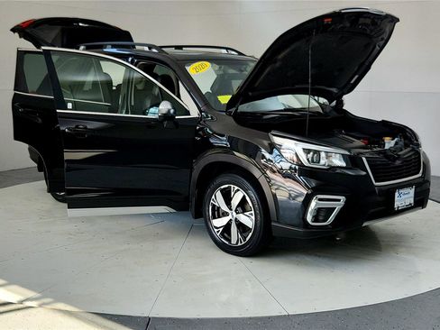 Used 2020 Subaru Forester Touring image 9