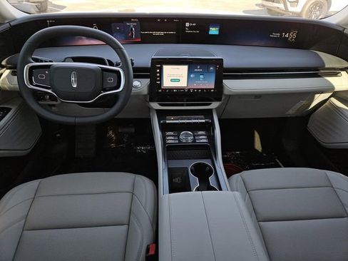 New 2026 Lincoln Nautilus Premier image 5