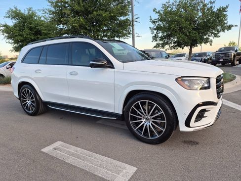 Used 2026 Mercedes-Benz GLS 580 4MATIC image 1