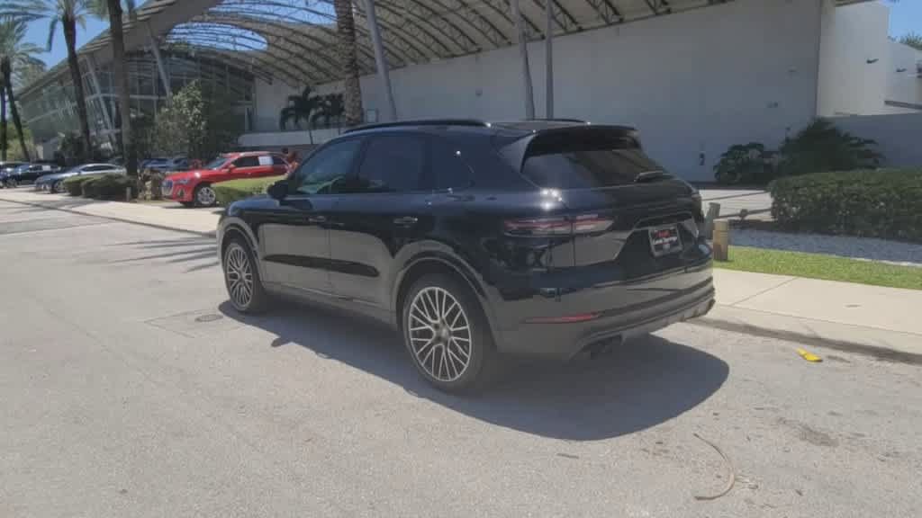 Used 2023 Porsche Cayenne AWD/4WD image 6