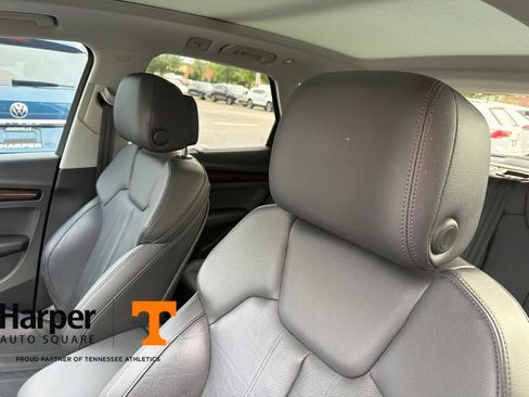 Used 2018 Audi Q5 2.0T Premium Plus w/ Premium Plus Package AWD/4WD image 11