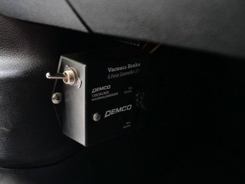 Used 2022 Jeep Wrangler Sport image 17